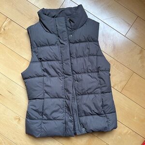 GAP Women’s Puffer Vest
